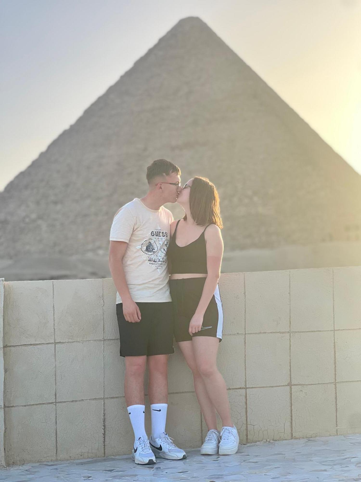 New Asia Pyramids View Kafret el-Gabal Eksteriør billede